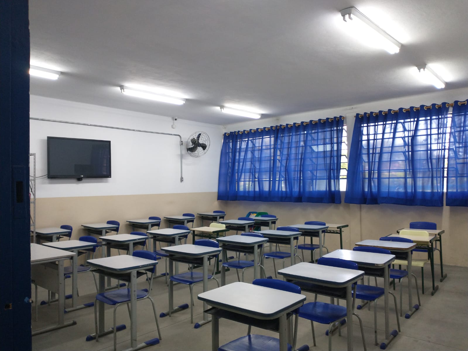 Cortina de escola