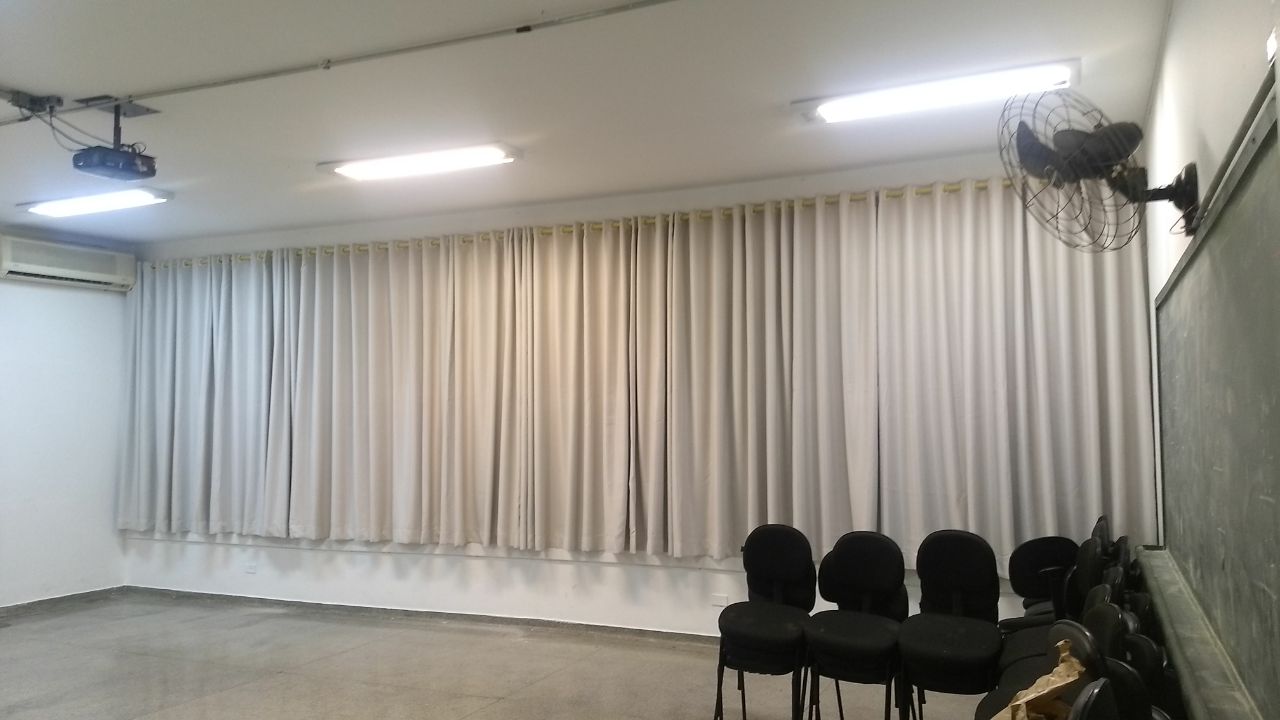 Cortina de escola