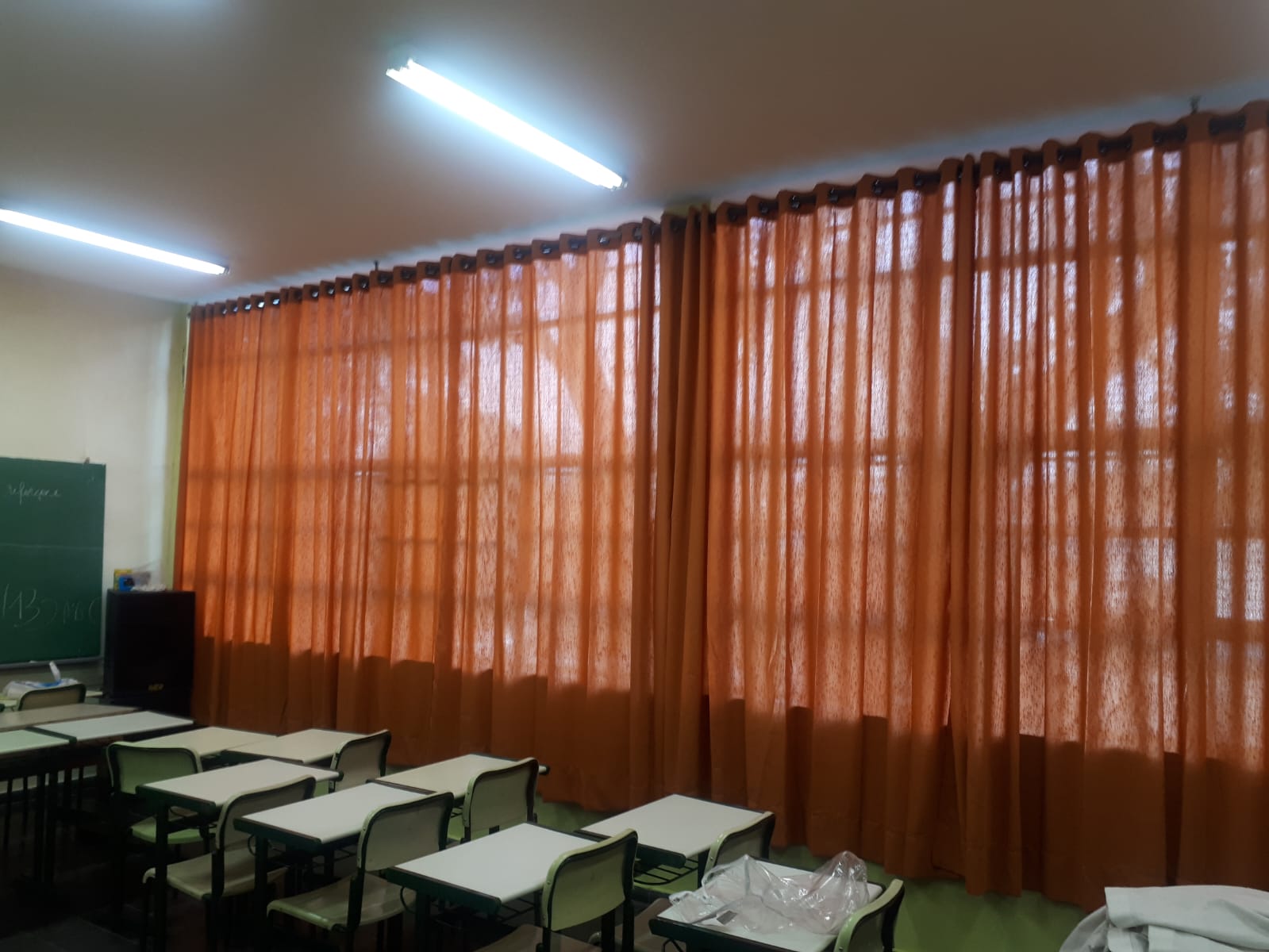 Cortina de escola