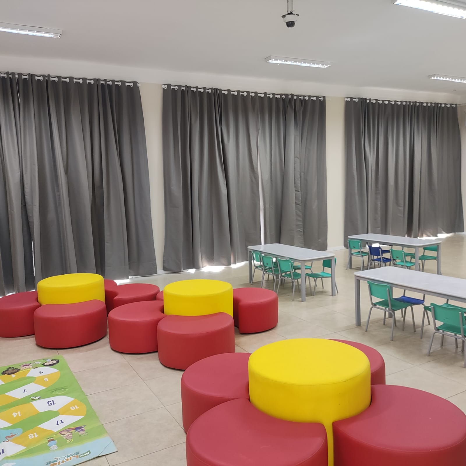 Cortina de escola